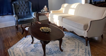 1 mile from downtown Americus and GSW!