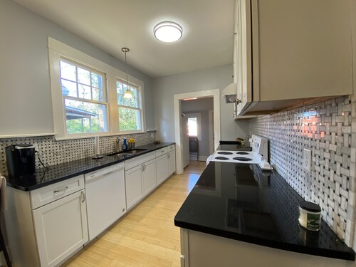 1 mile from downtown Americus and GSW!