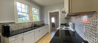 1 mile from downtown Americus and GSW!