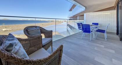 Sea, pool and mountain views with 2 terraces