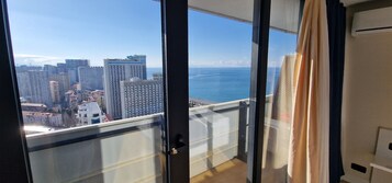 Estudio superior | Balcón