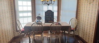 Paradise Pines - Family friendly retreat with Arcade Room!