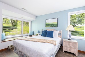 3 soverom, skrivebord, strykejern/-brett og wi-fi (inkludert)