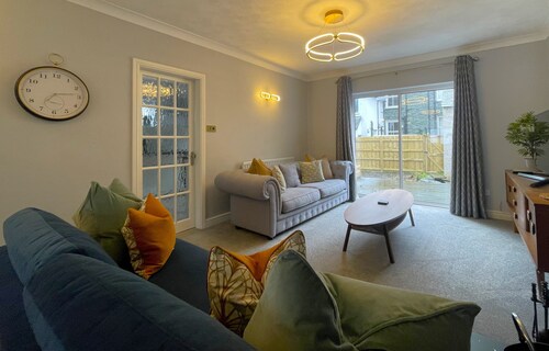Red Robin  -  a cottage that sleeps 6 guests  in 3 bedrooms