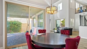 Dining - Beautiful 5 bedroom home for long term stays (Las Vegas)