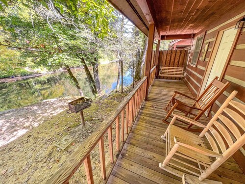 Cabin #1 - Riverfront w/ Gas Fireplace and more!