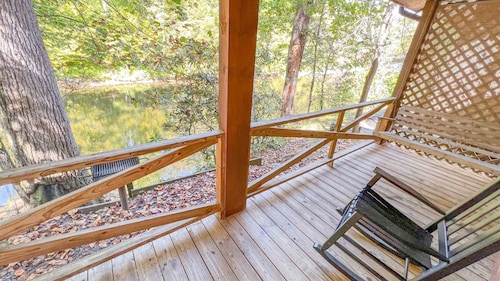 Cabin #2 - Riverfront w/ Gas Fireplace and more!