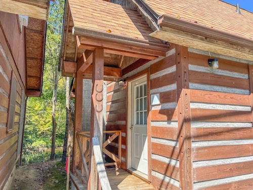 Cabin #3 - Riverfront w/ Gas Fireplace and more!