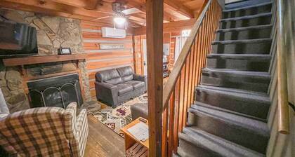 Cabin 4 - Riverfront w/ Gas Fireplace!