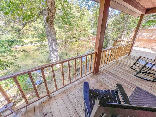 Terrace/patio - Cabin #6 - Riverfront w/ Gas Fireplace & more! (Cherokee)