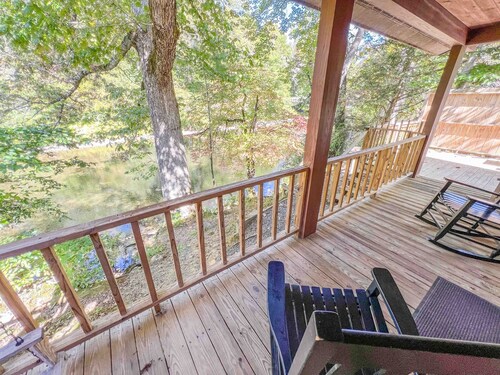 Cabin #6 - Riverfront w/ Gas Fireplace & more!