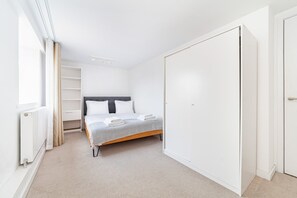 2 bedrooms, iron/ironing board