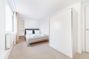 2 عدّة غرف نوم ومكواة/لوح كي وواي فاي