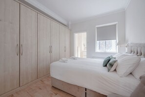 2 bedrooms, iron/ironing board, travel cot, free WiFi