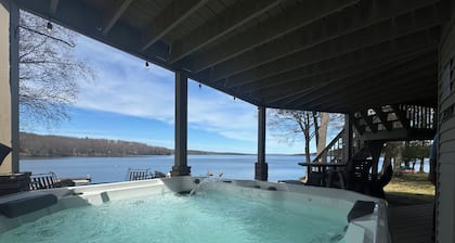 Level Lake Wallenpaupack Lakefront w/Private Dock, Hottub, Kayaks & Paddleboards