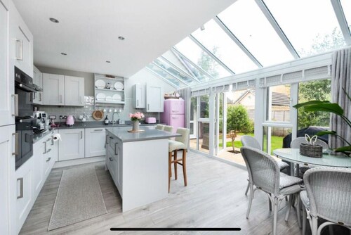 Indulge in Ultimate Luxury! Unbelievable House Rental Near Bath 