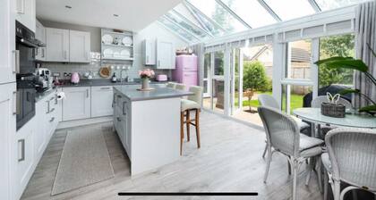 Indulge in Ultimate Luxury! Unbelievable House Rental Near Bath