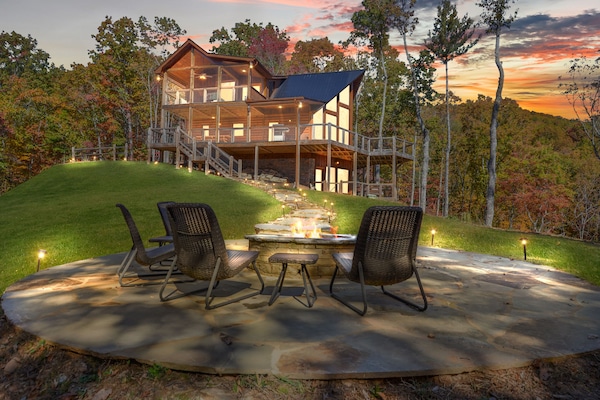 Blue moon Lodge at twilight is a sight to behold! book Now!