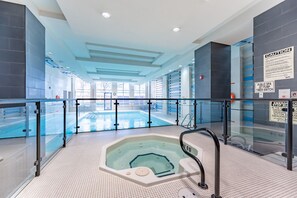 Pool - Luxurious 2 Bedroom Condo (Mississauga)