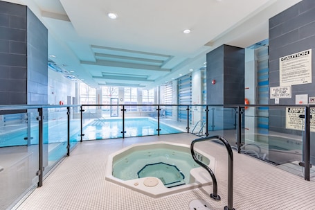 Pool. Luxurious 2 Bedroom Condo