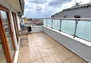 Deluxe-studio, kaupunkinäköala | Terassi/patio