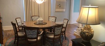 STORMFIELD WEST
Country charm nestled in Perry Mo, 3 miles from Mark Twain Lake 