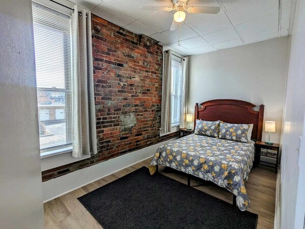 2 bedrooms, iron/ironing board, free WiFi, bed sheets