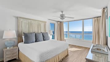 3 quartos, escrivaninha, ferros/tábuas de passar roupa, berço de viagem