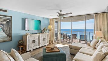 Smart TV, DVD player, books, stereo