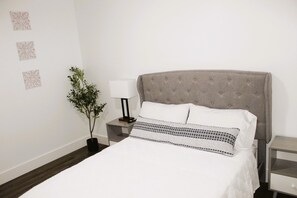 4 chambres, fer et planche à repasser, Wi-Fi gratuit, draps fournis