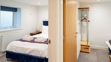 Standard Cottage | 2 bedrooms, premium bedding, down comforters, pillowtop beds