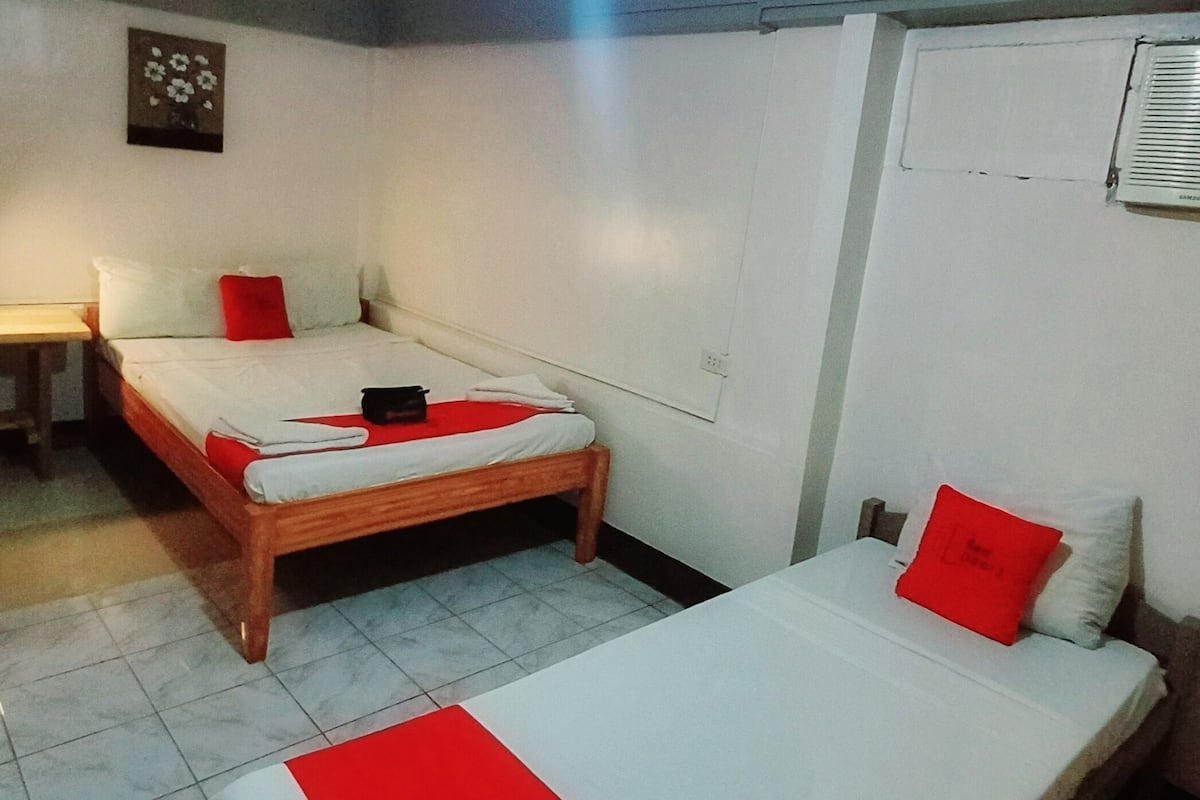 Family Room, Multiple Beds, Non Smoking, Private Bathroom