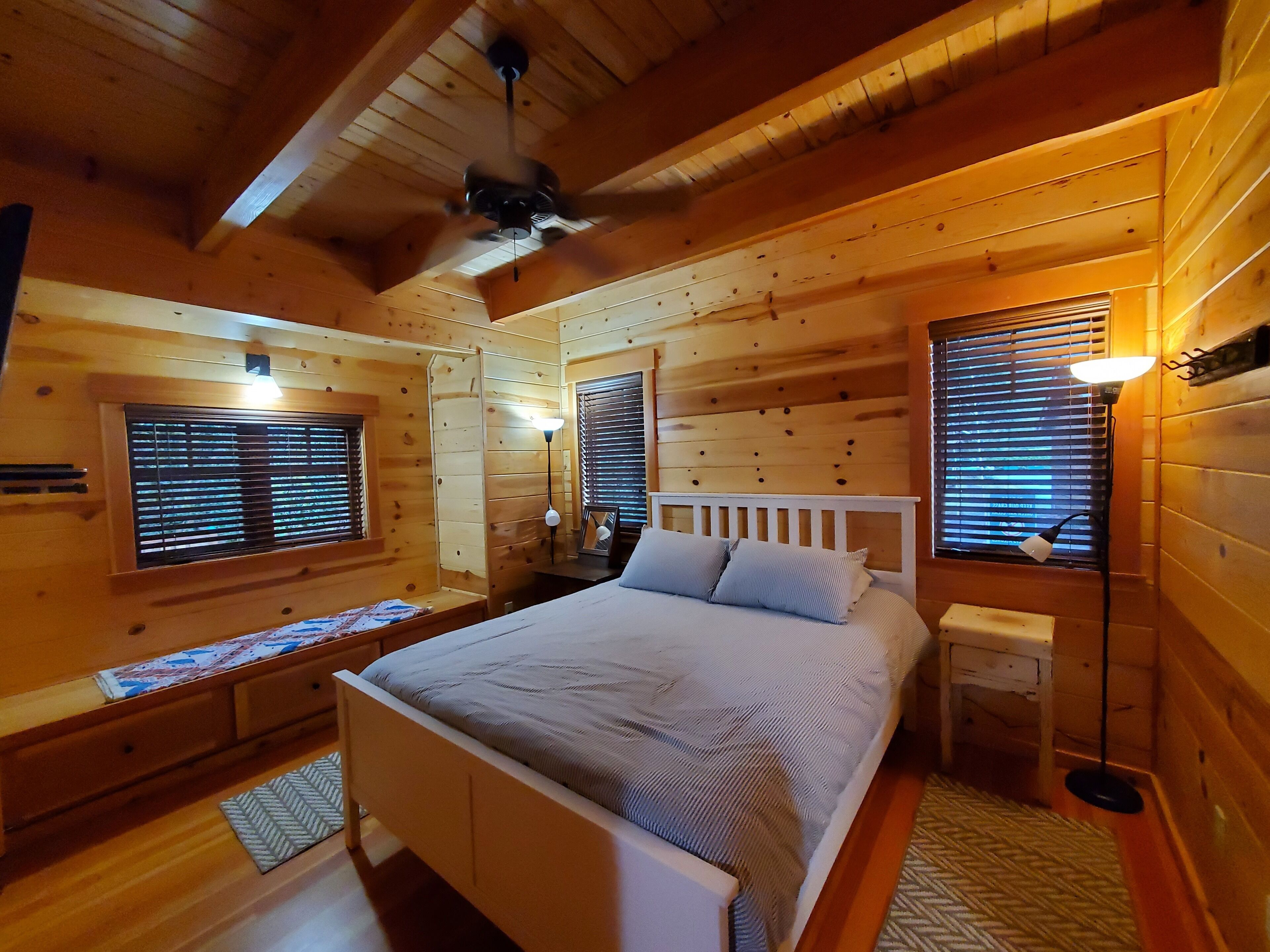 2 多间卧室、熨斗/熨衣板、旅行婴儿床、WiFi