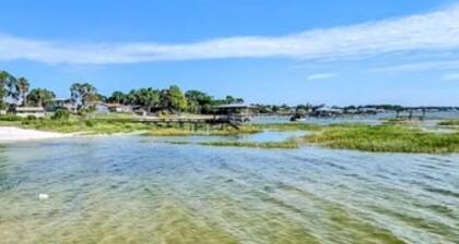 LAKE-FRONT AT BEAUTIFUL SANDY SHORE LAKE PLACID, FL