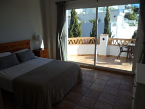 4 bedrooms, free WiFi, bed sheets