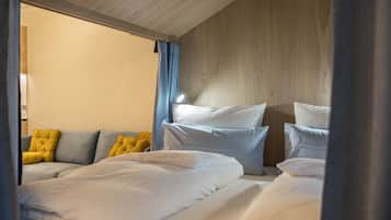 Free WiFi, bed sheets