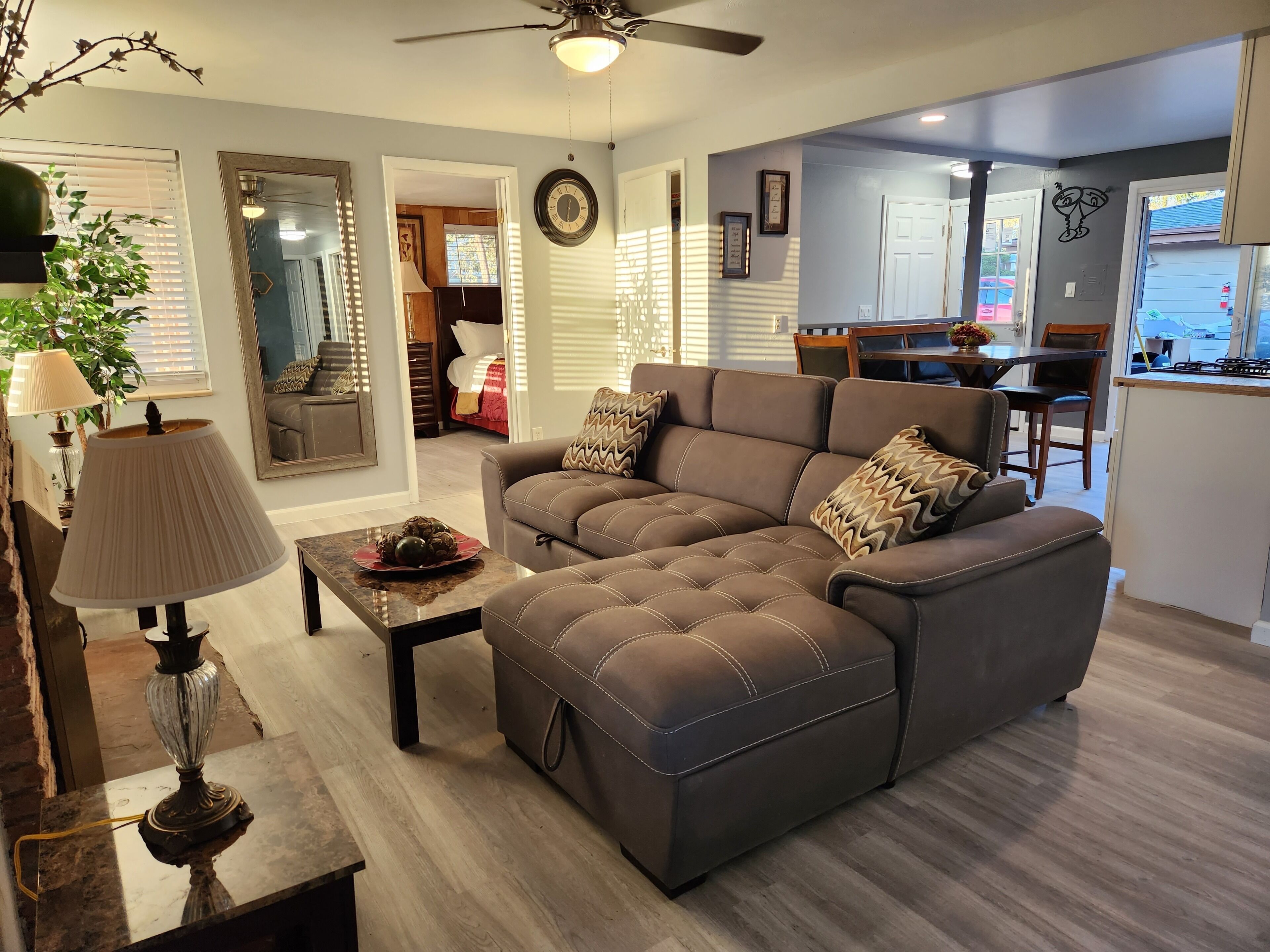 Zuni Delightful Denver Home - Whole Home, 6bedroom, 2bath