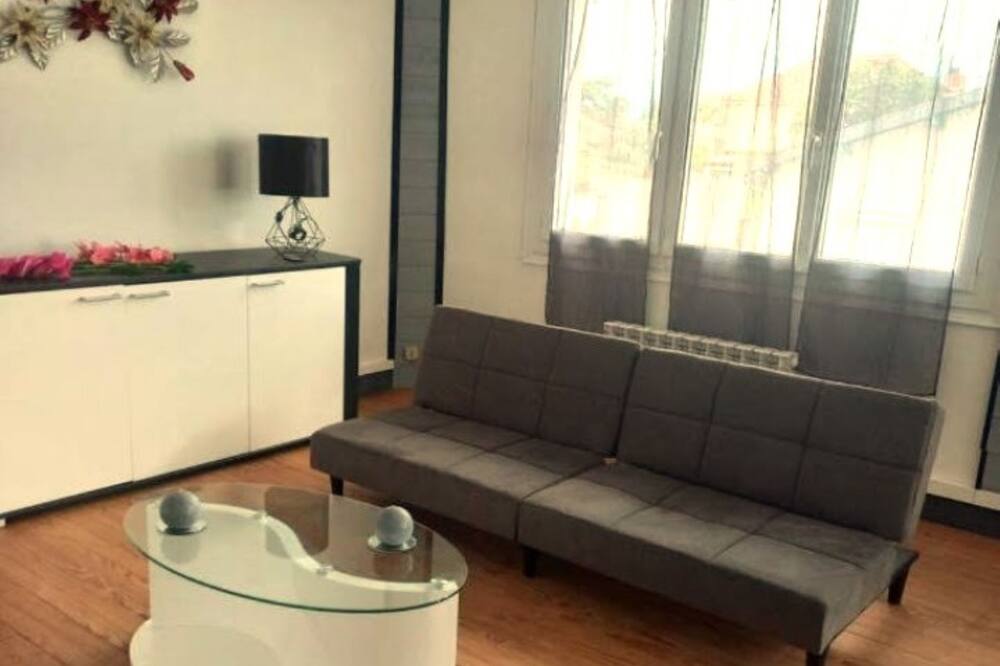 Apartment 'Evelyne' with Balcony, Wi-Fi and Air Conditioning
