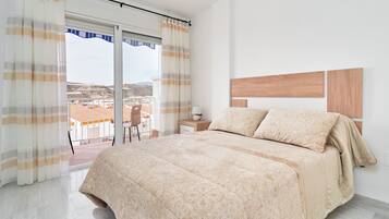 2 bedrooms, iron/ironing board, bed sheets