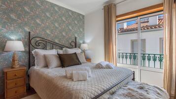 3 soverom, strykejern/-brett, wi-fi (inkludert) og sengetĂžy