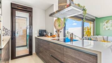 Fridge, microwave, oven, stovetop