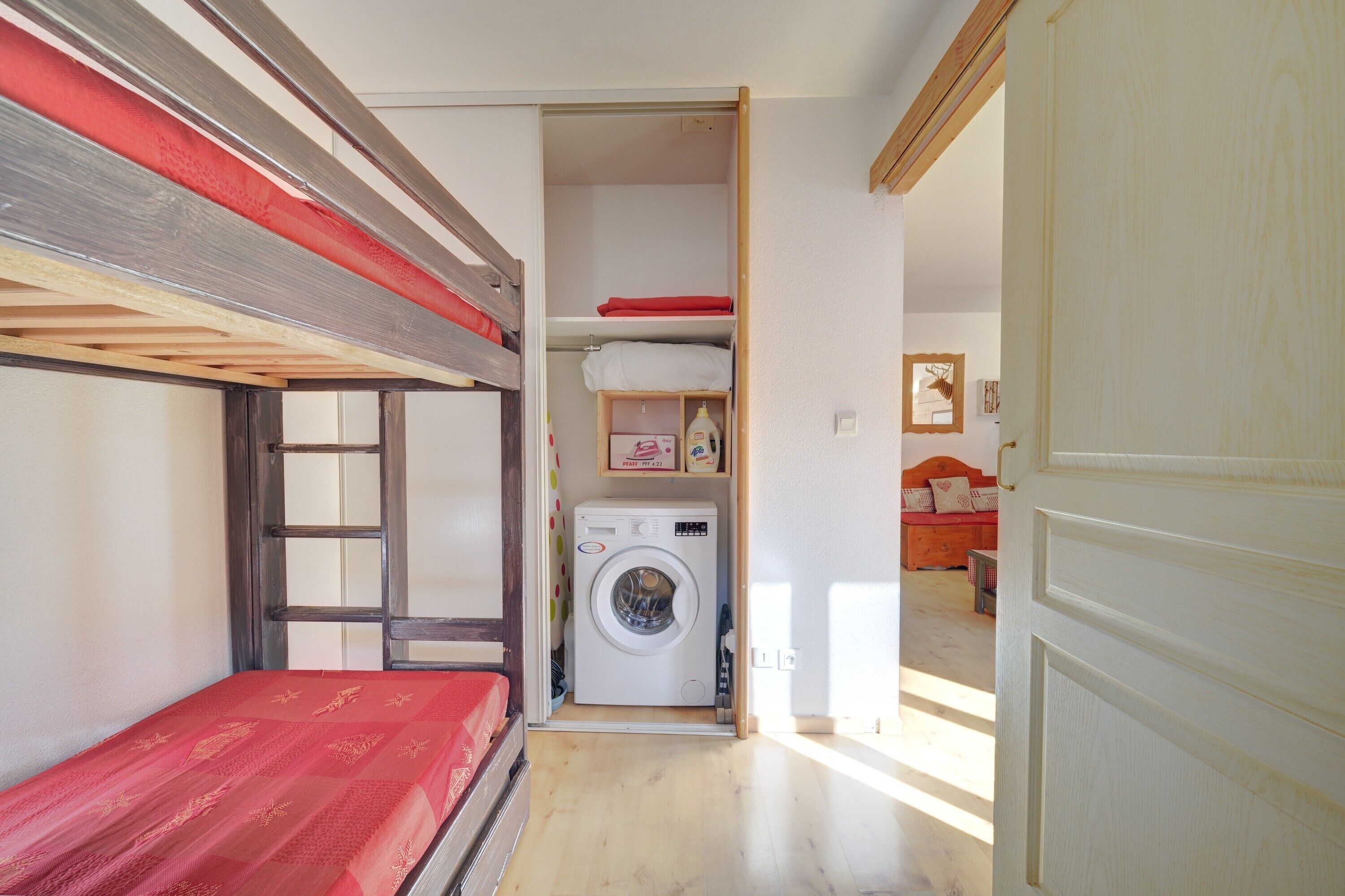 2 bedrooms, iron/ironing board, free WiFi, bed sheets