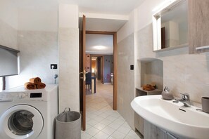 Interior - Apartment 'Maison Bebe Terre Blanche' with Mountain View, Private Terrace and Wi-Fi (Pollein)