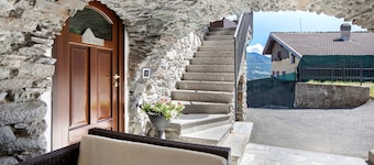 Apartment 'Maison Bebe Terre Blanche' with Mountain View, Private Terrace and Wi-Fi