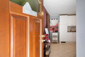 Interior - Apartment 'Maison Bebe Terre Blanche' with Mountain View, Private Terrace and Wi-Fi (Pollein)