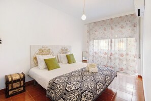 2 sovrum, strykjärn/strykbräda, gratis wi-fi och sängkläder