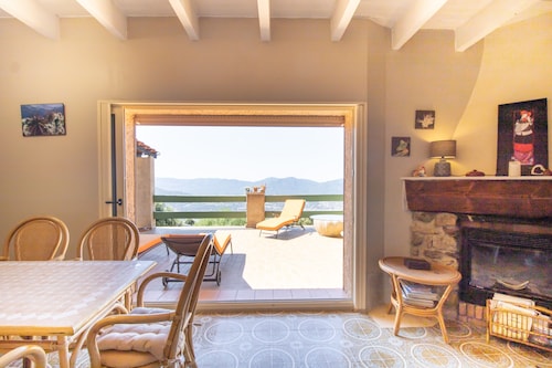 Villa "Mon Nid d'Aigle" with Private Terrace & Wi-Fi