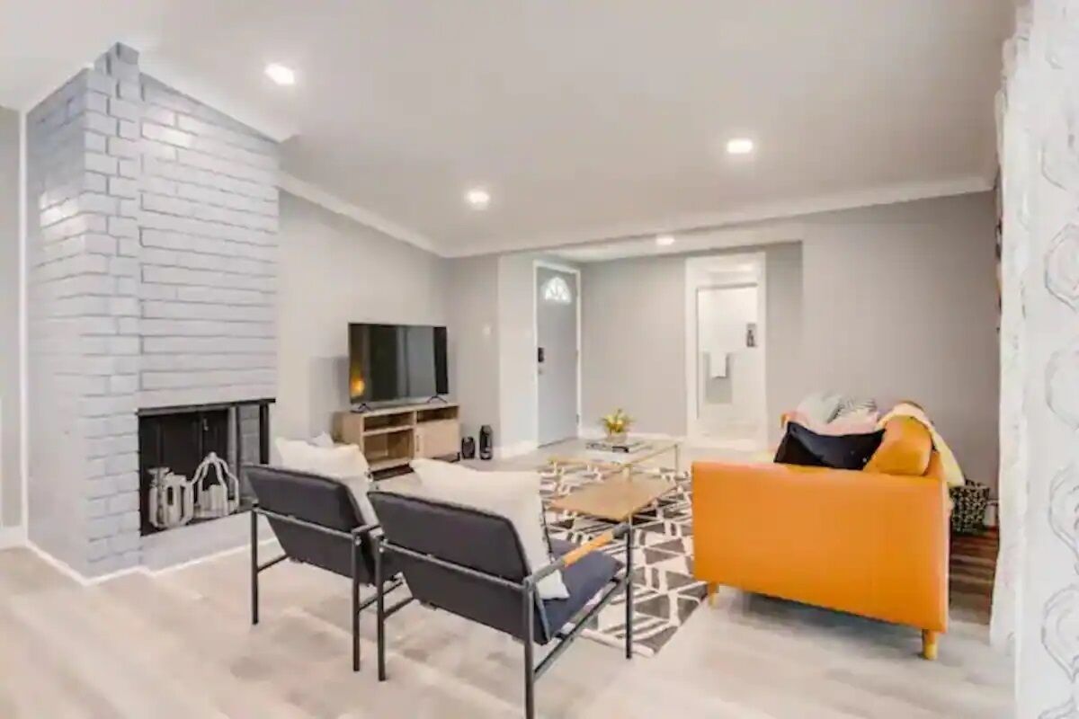 Charming 4BD2BR Haven in Anaheim-V