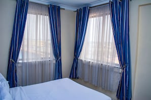 1 bedroom, premium bedding, desk, free WiFi - The AHI Residence (Lagos)