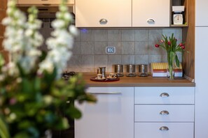 Kühlschrank, Ofen, Herdplatte, Geschirrspüler